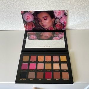 HUDA BEAUTY Rose Gold Palette Remastered